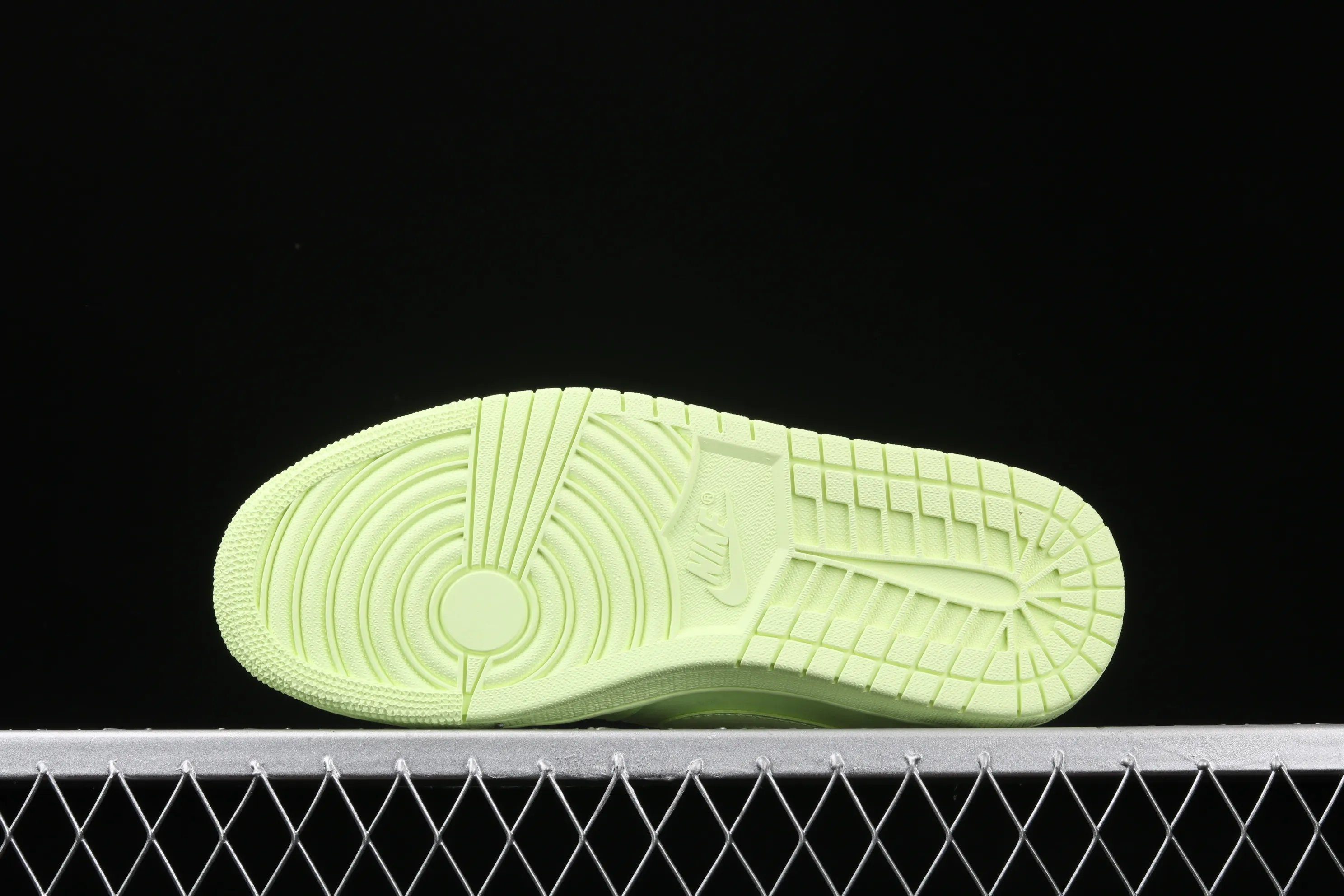All categories Air Jordan Jordan series basketball shoes Air Jordan 1 Low Air Jordan 1 Ret Hi Prem AJ1 Joe 1 lemon yellow starry low-top basketball shoes CJ7891-700